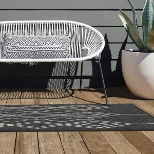 RUGGABLE Washable Area Rug – Outdoor Gingham Plaid Black & White 3×5, Stain-Resistant, Non-Slip – Small Machine Washable Rugs for Entryway, Patio, Balcony, Deck, & Porch–with Standard Pad(Gemma Lattice Black – Standard Pad)